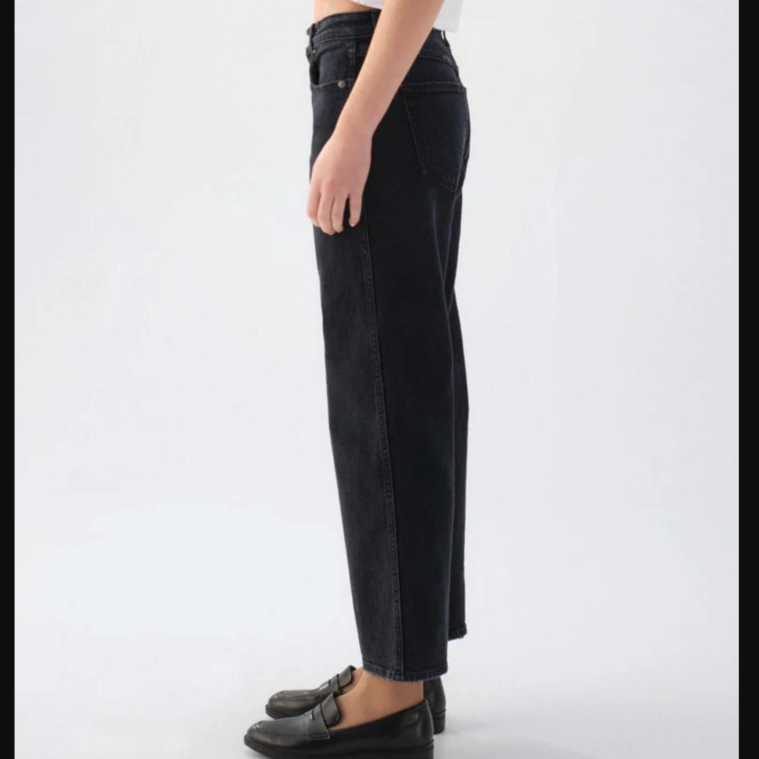 Amo - Billie Wide Straight Leg Jeans