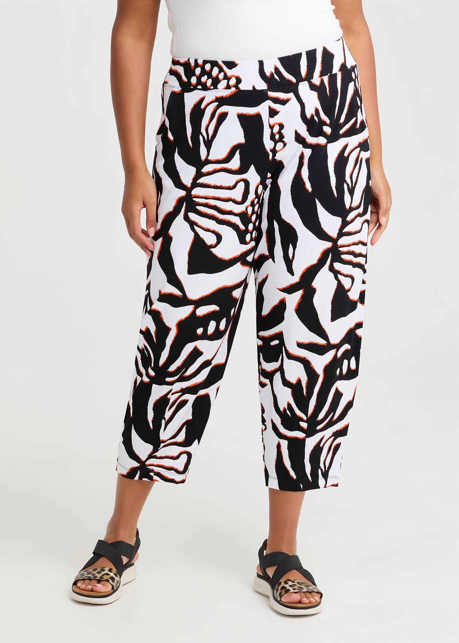 Shana Apparel Lantern Natural Crop Pant in print - women's pants