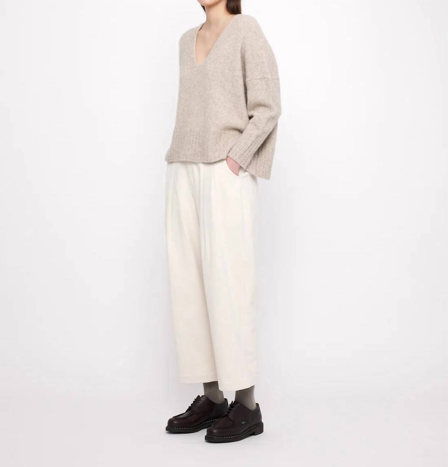 7115 by SZEKI Chunky V-neck Sweater in light taupe - women's sweater - detail view
