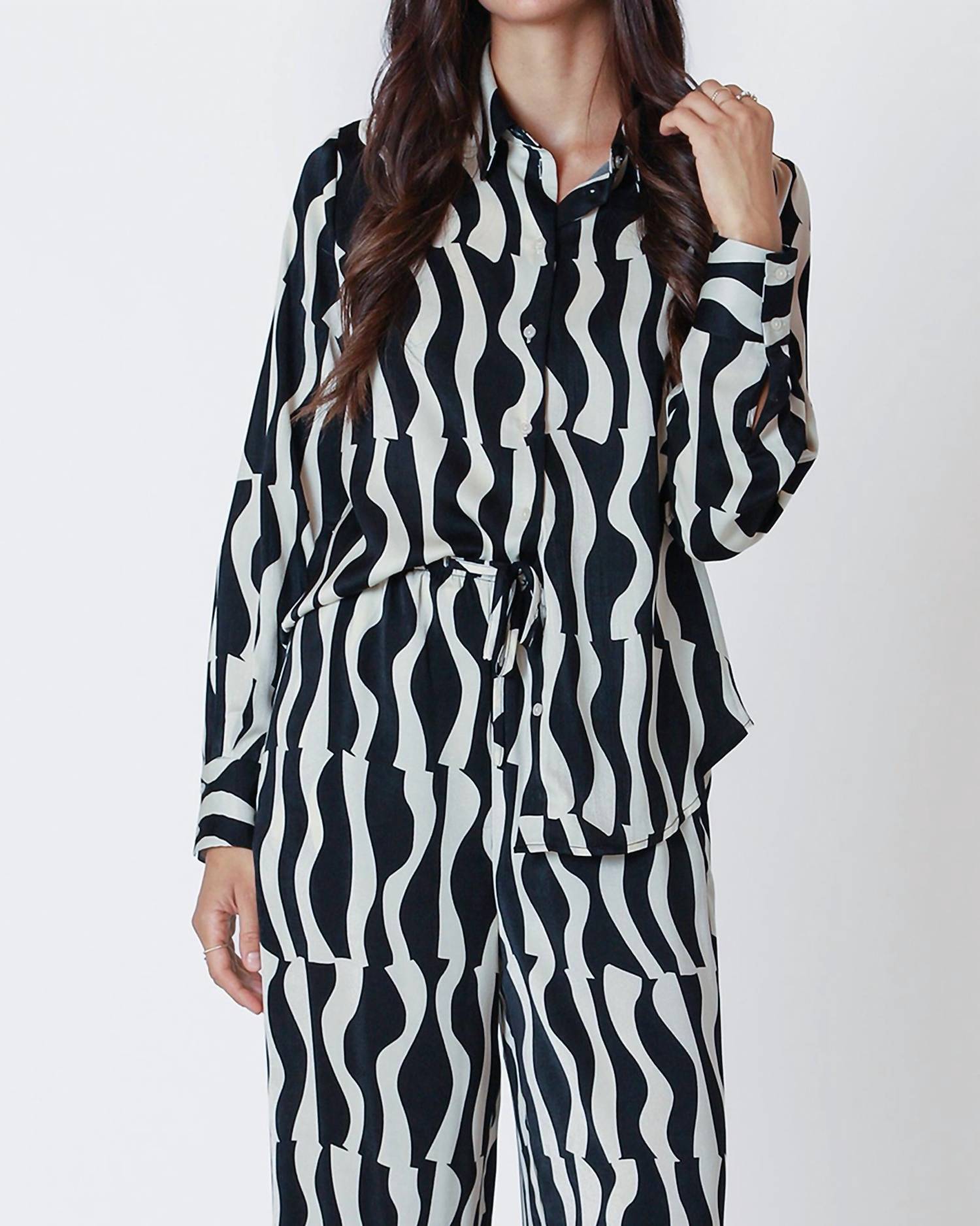 Dex - Wave Satin Blouse