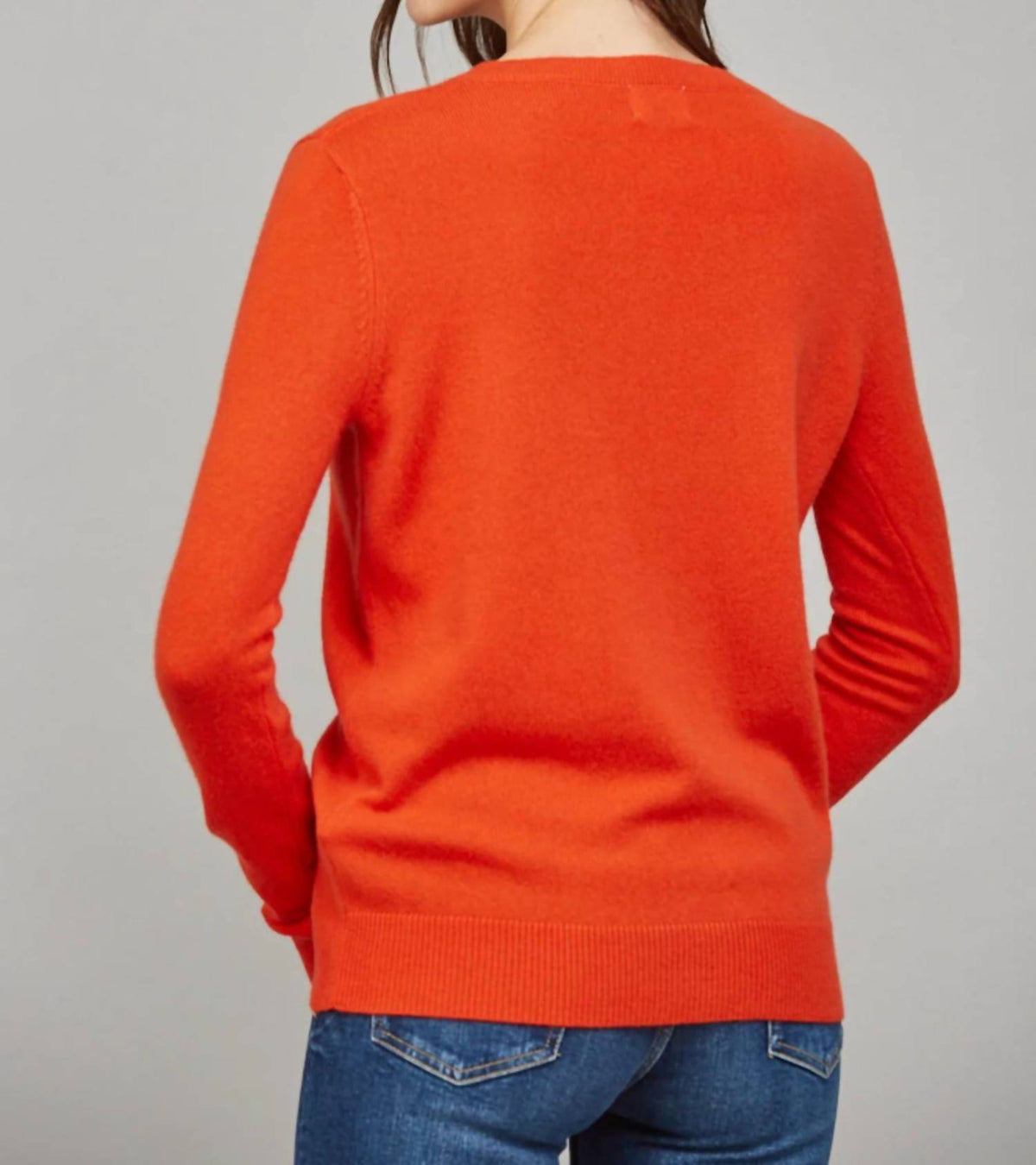 Fate By Lfd - Cynthia Classic V Neck Sweater