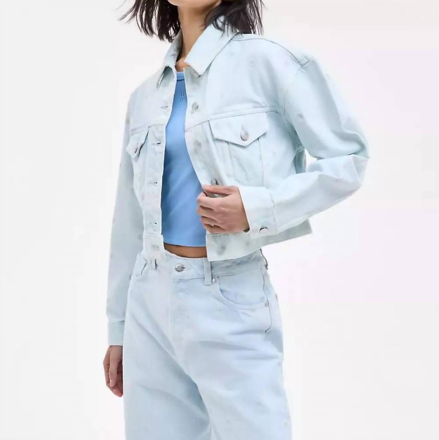 Hugo Boss High-rise Taper Jeans in blue - women's jeans - detail view