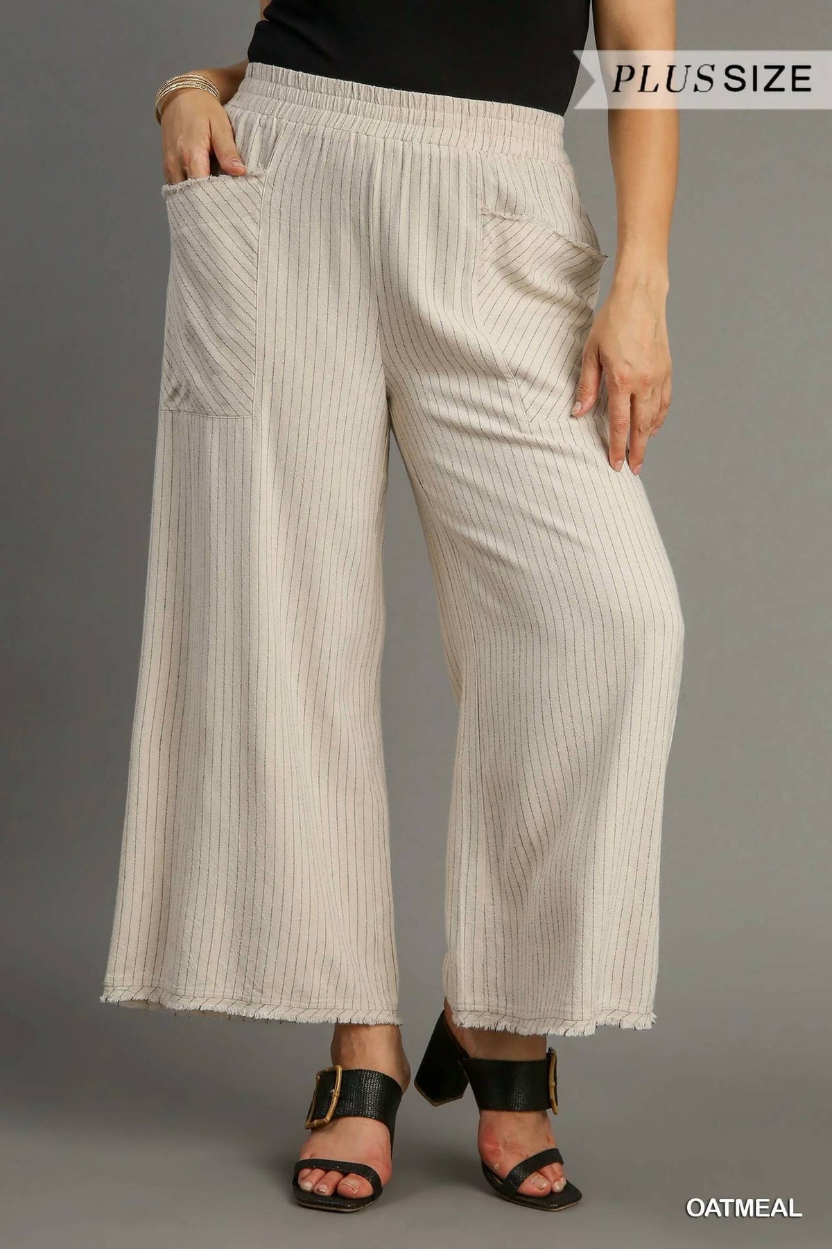 Umgee - Linen Blend Wide Leg Pants With Frayed Details - Plus