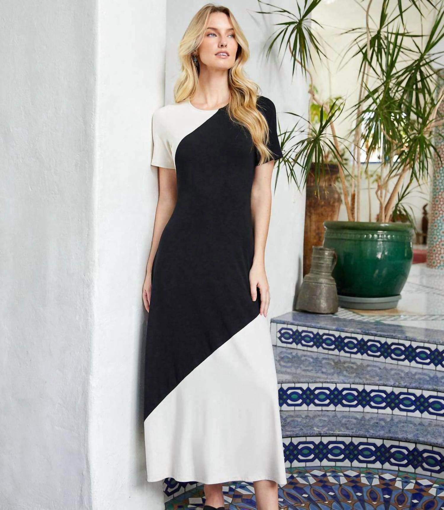 Karen Kane - Short Sleeve Contrast Midi Dress