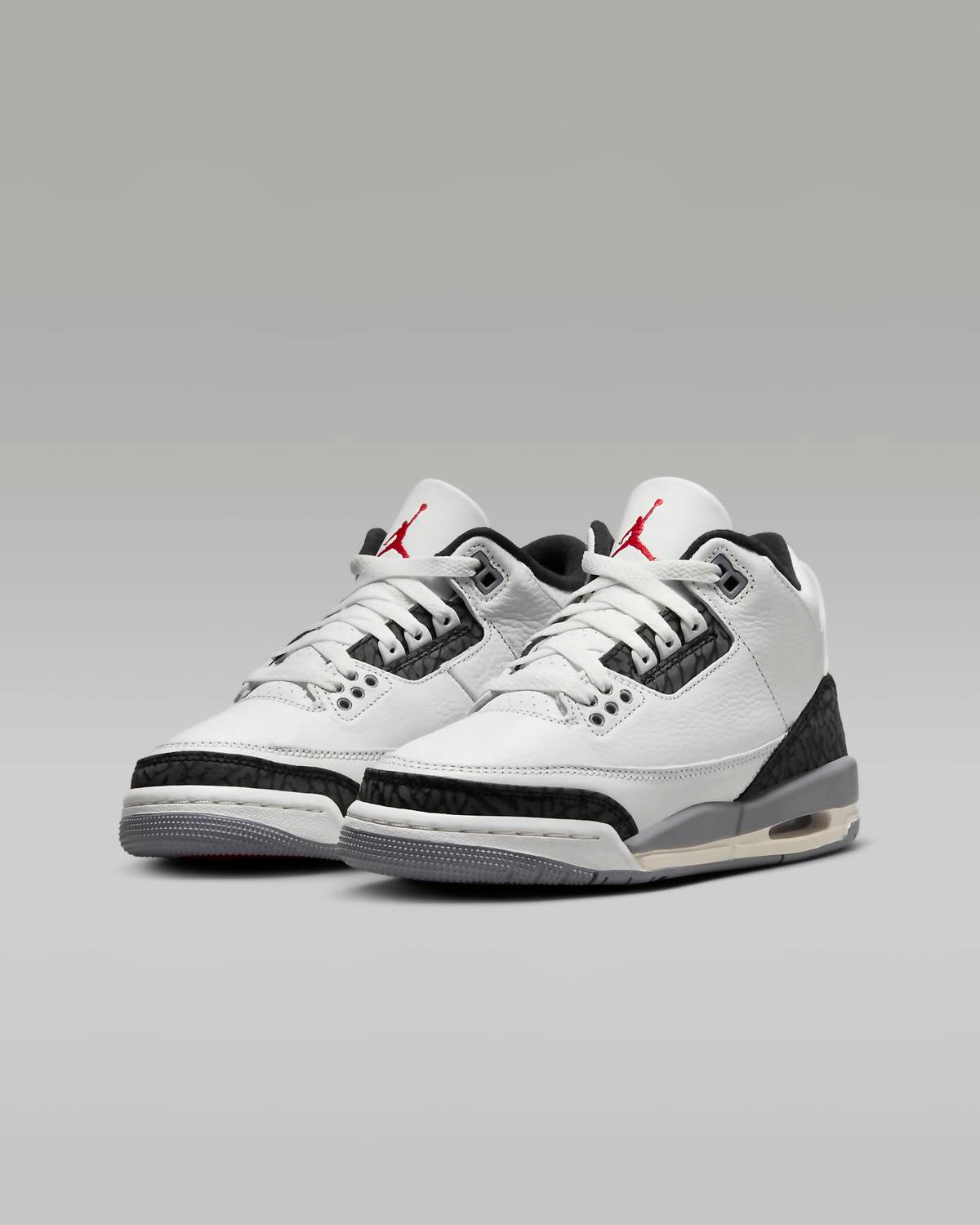 Nike - Kids Unisex Air Jordan 3 Retro (GS) Basketball Shoes