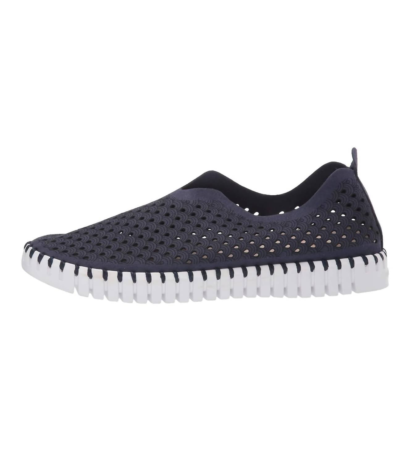 Ilse Jacobsen Women's Tulip 139 Shoes in navy - women's flats - detail view