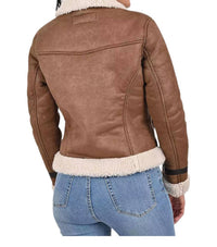 Wrangler - Ladies coat with sheepskin on collar and cuffs