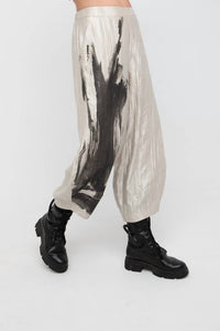 Ozai N Ku - Lantern Pants With Blush Stroke Print