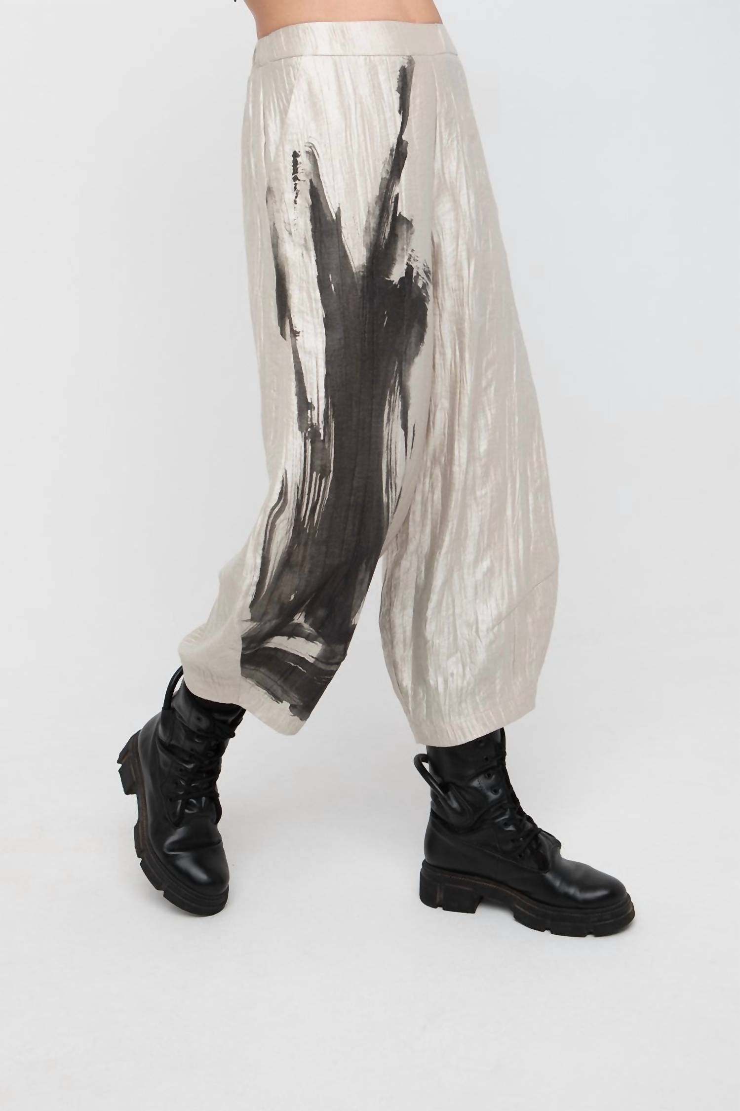 Ozai N Ku - Lantern Pants With Blush Stroke Print