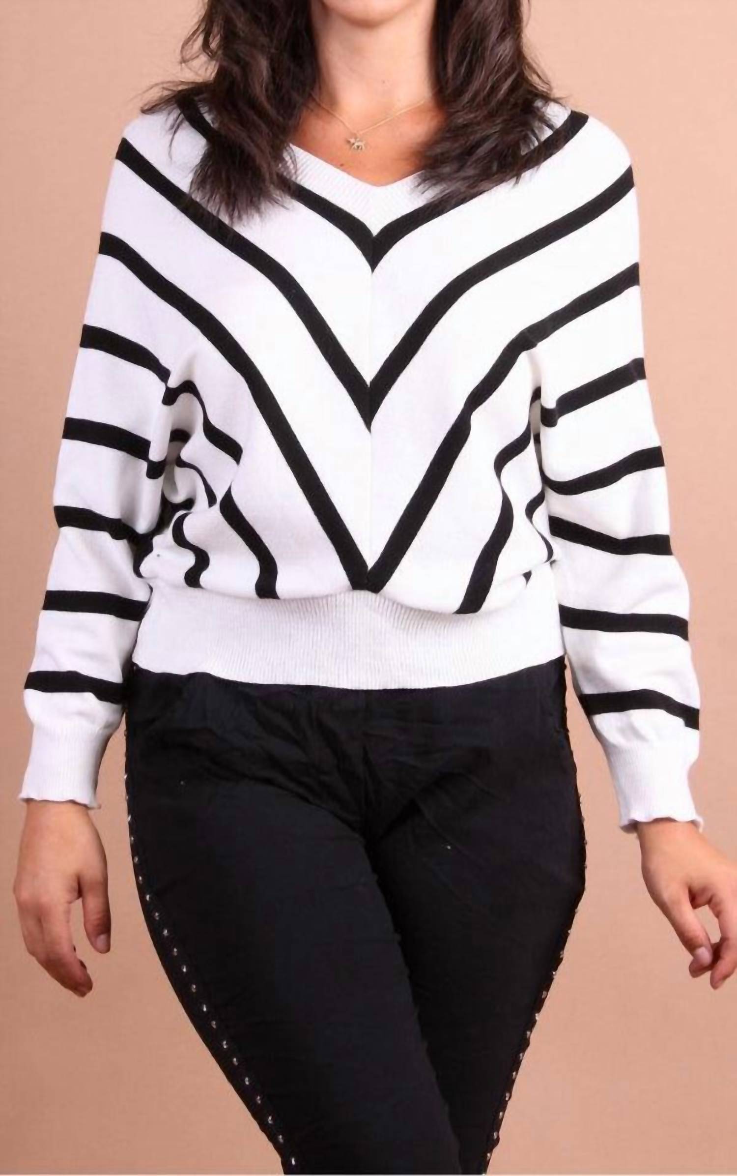 Gigi Moda - Chevron Batwing V-neck Sweater