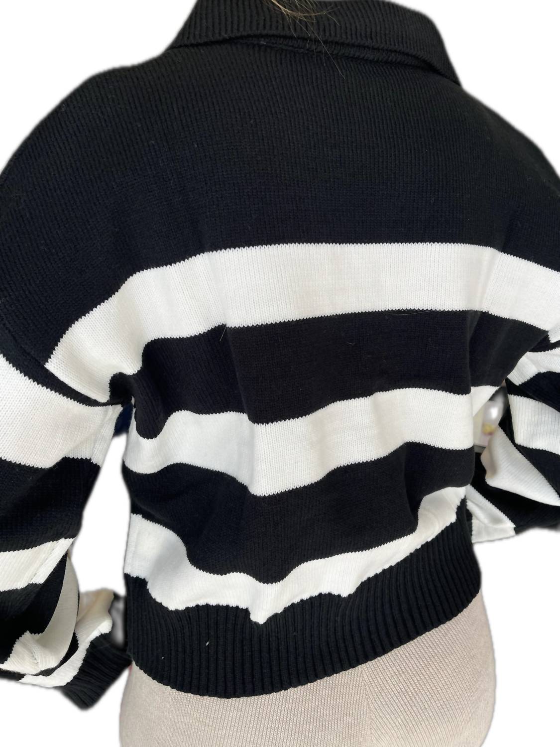 Ninexis - Collared Striped Sweater