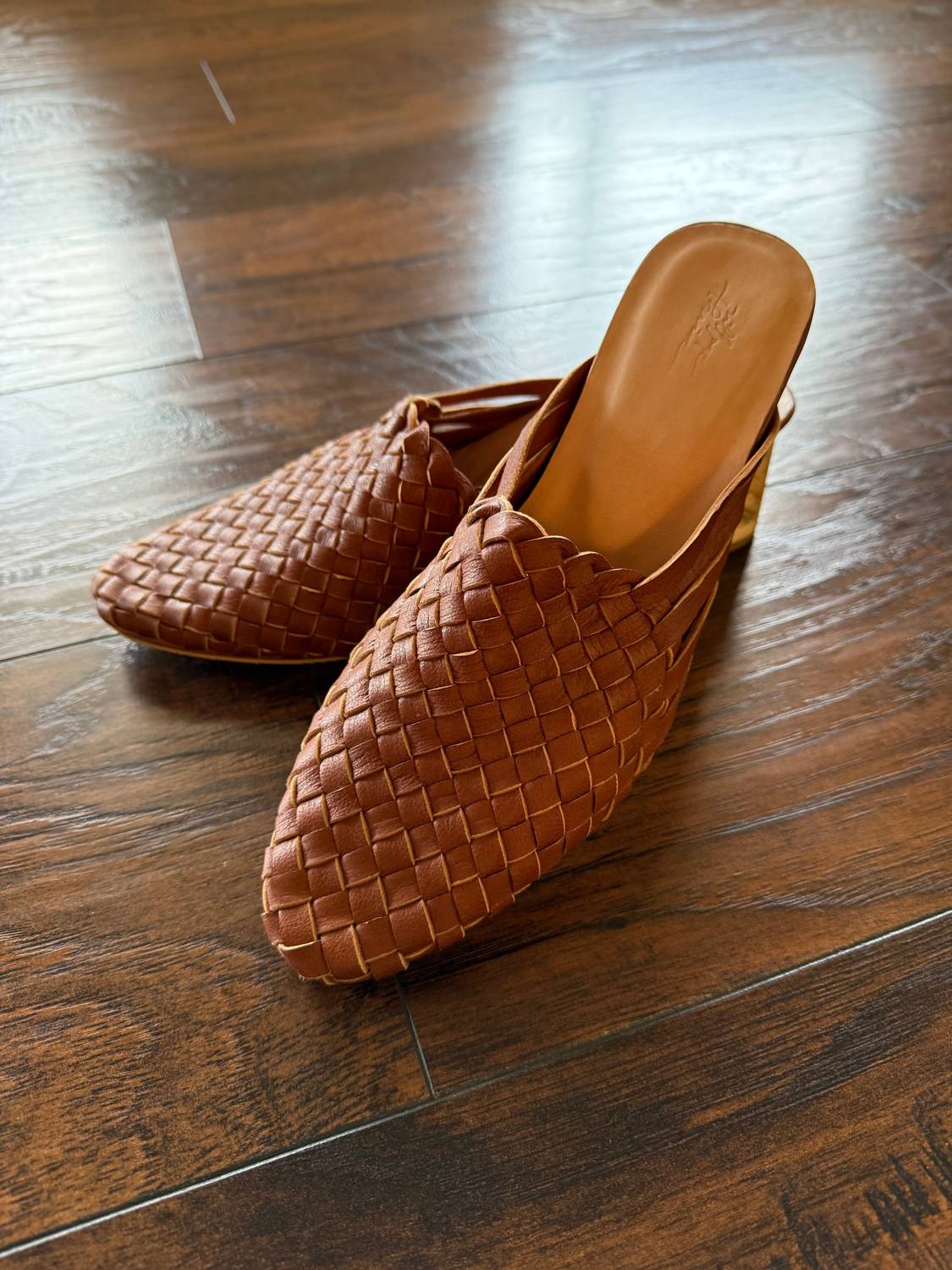 Village Thrive - Women's Palma Leather Heeled Mules