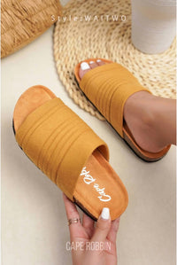Cape Robbin - Women's Calida Round Toe Sandal