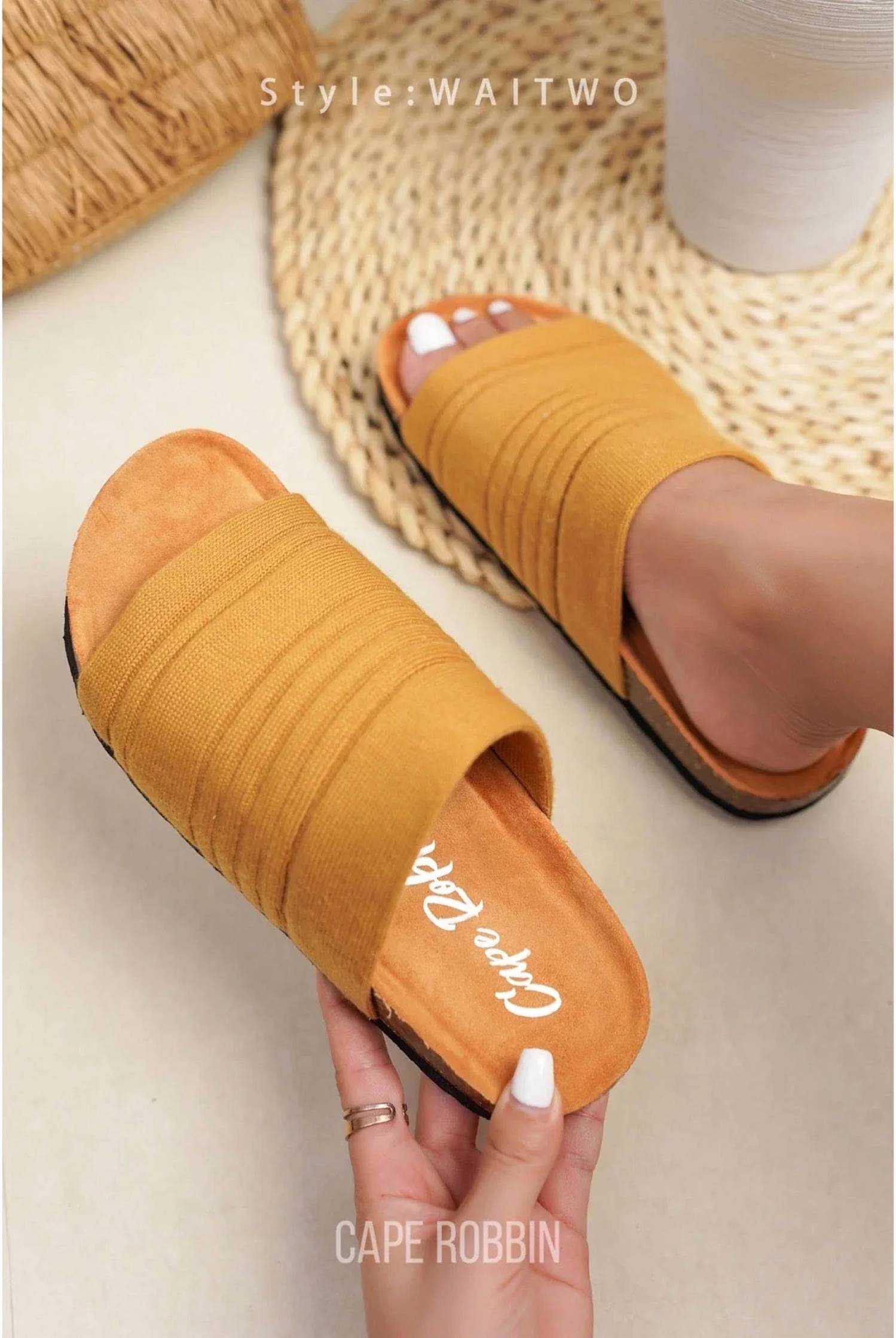 Cape Robbin - Women's Calida Round Toe Sandal