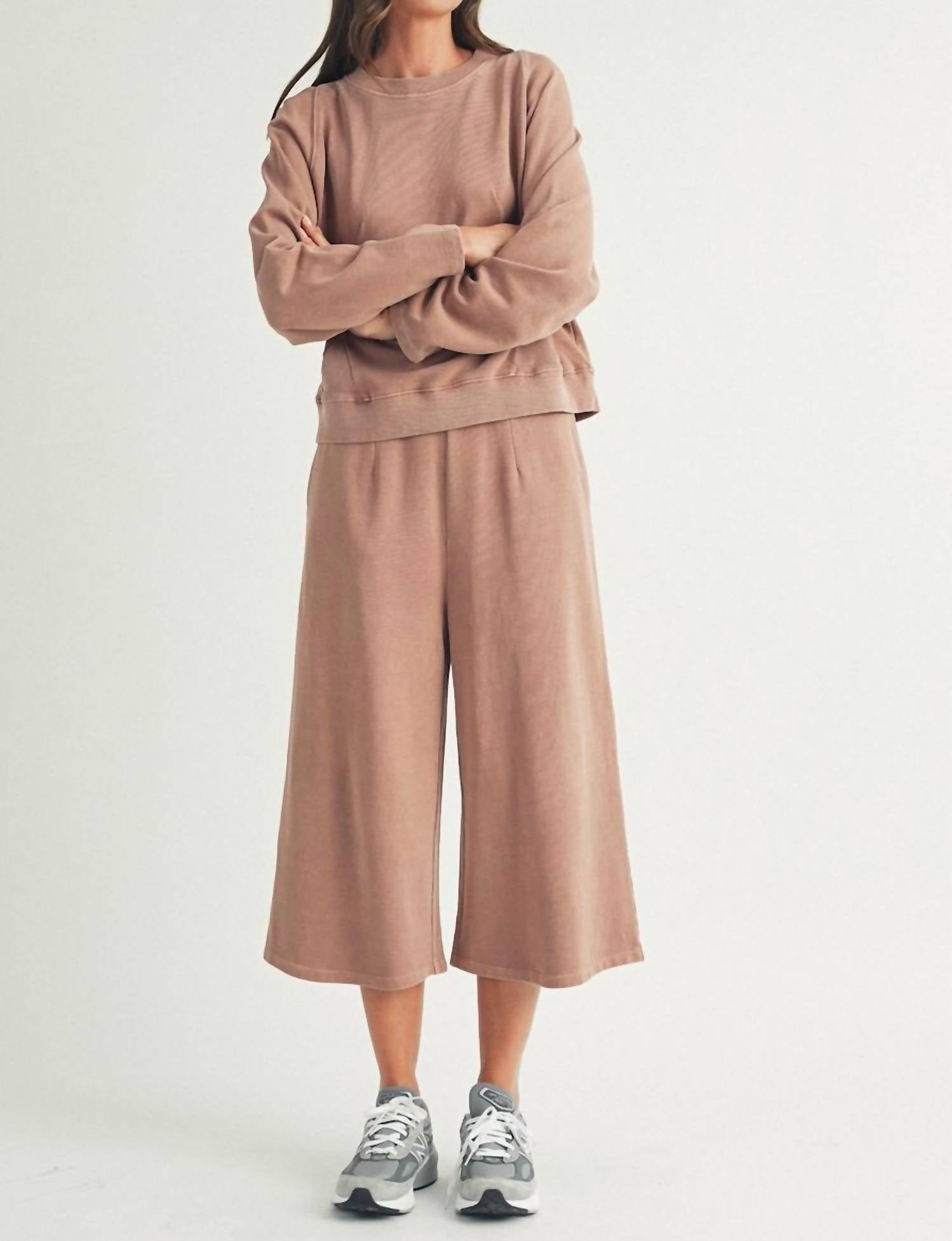Elle Grey - Wide Leg Crop Sweatpant
