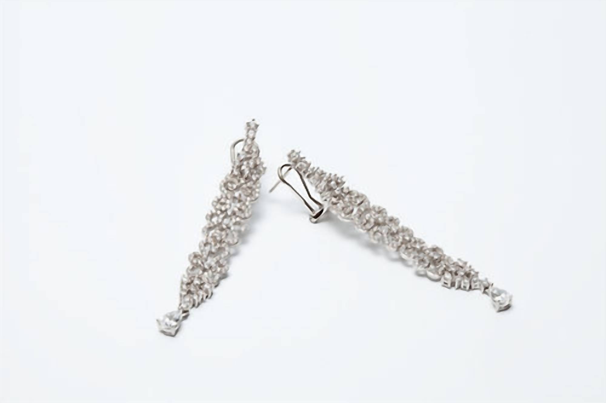 Avenue Chic - Women's Chunky Bar Earrings