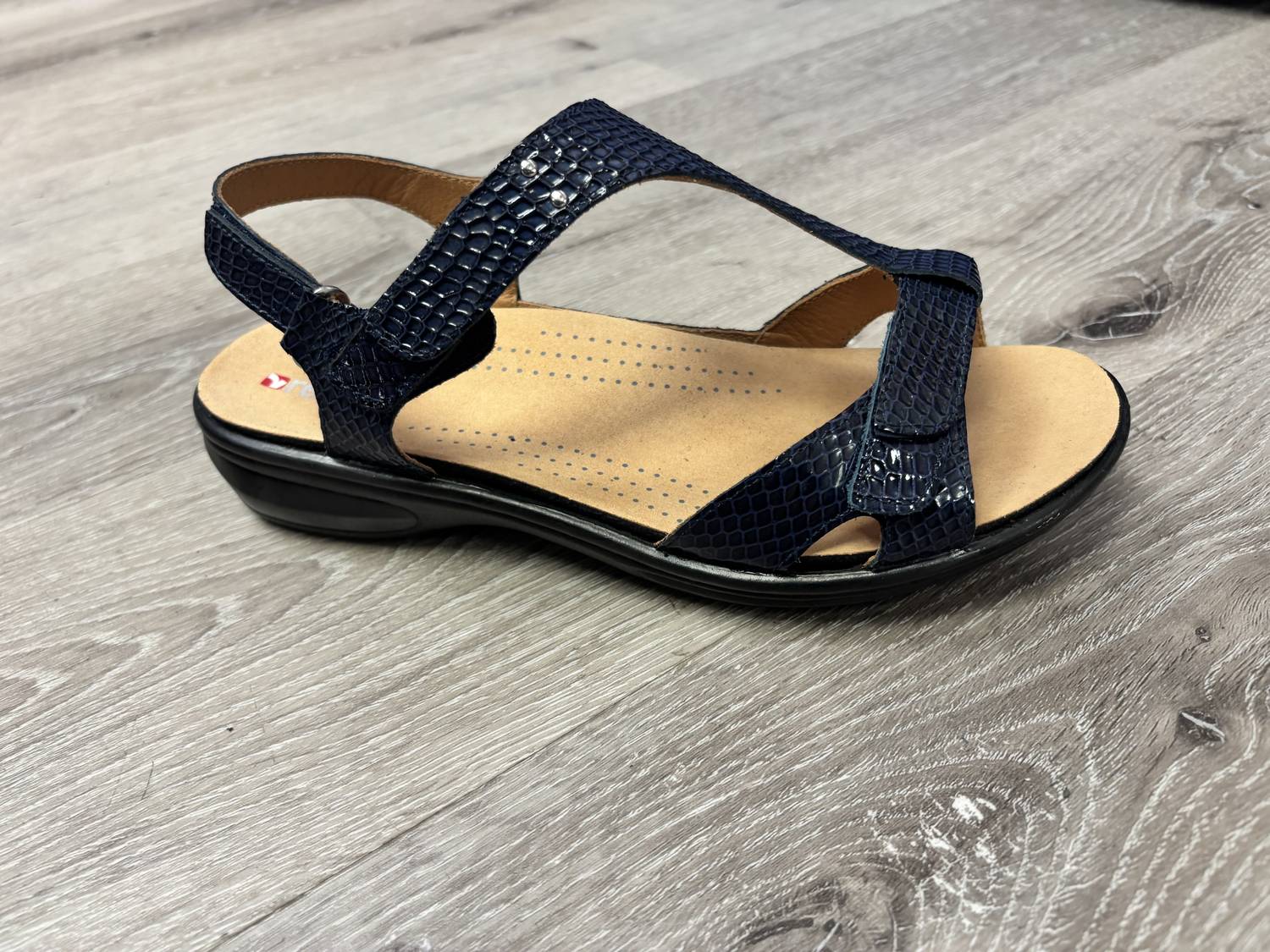Revere - Women's Santa Cruz Sandal