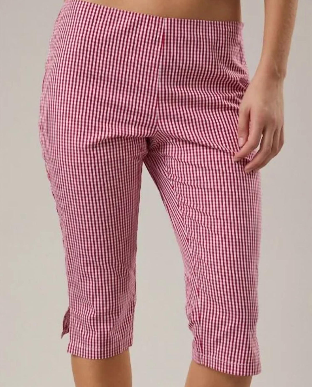 Le Lis - Eden Gingham Capri Pants