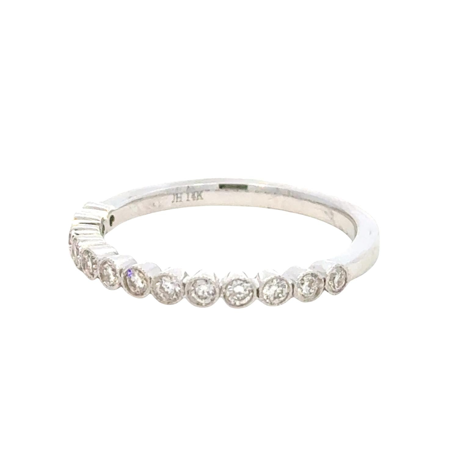 Aamiaa - 0.30 Carat Natural Diamond Round Brilliant And Baguette Band Ring - Size 6.5