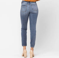 Judy Blue - Mid Rise Classic Slim Fit Jeans