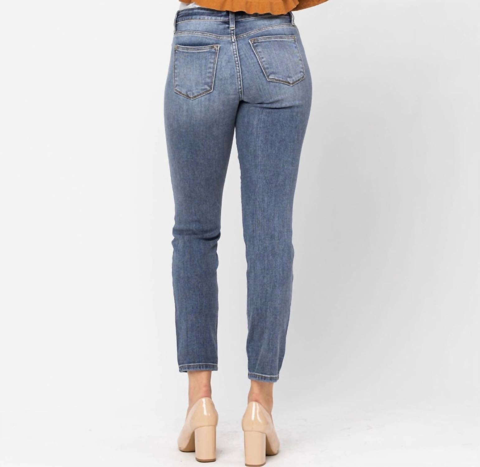 Judy Blue - Mid Rise Classic Slim Fit Jeans