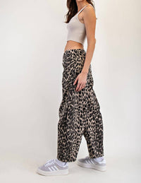 Ee:Some - Leopard Barrel Jeans
