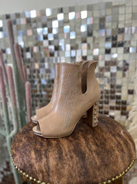2Flyco - Women's Peep Toe Stitch Pumps