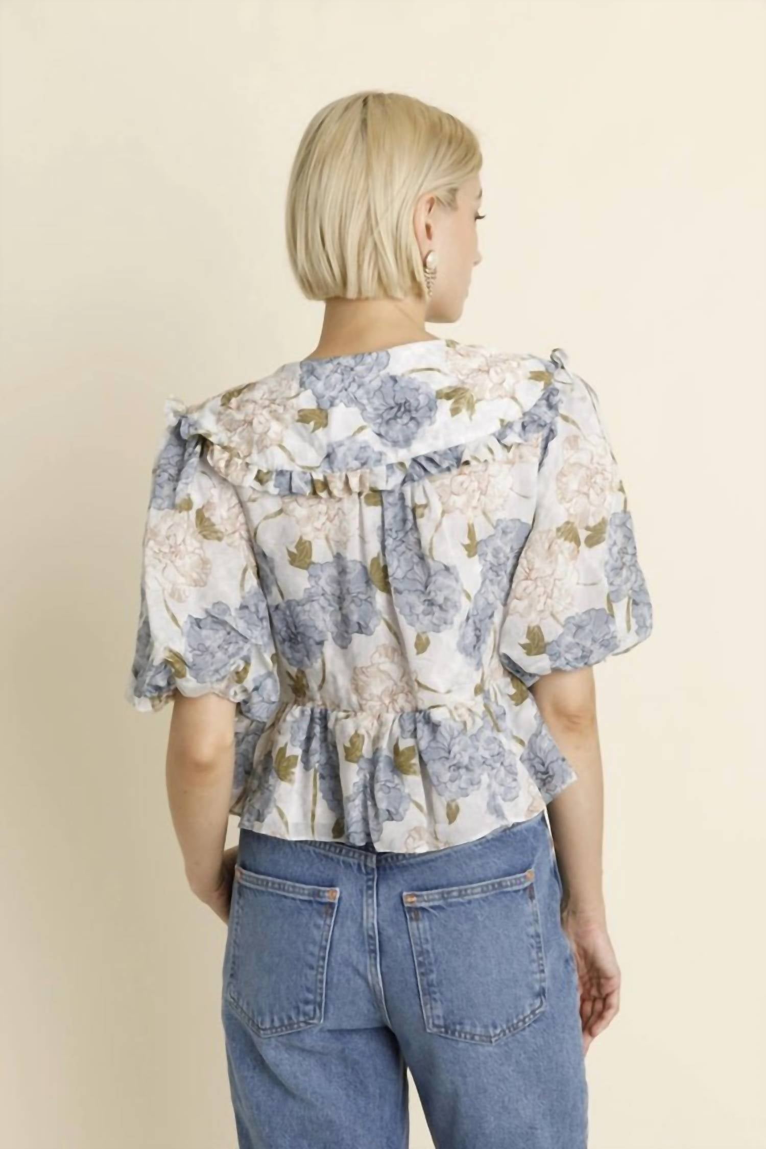 Aureum - Oversized Collar Blouse