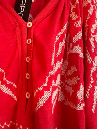 Apny - Women's Geranium Embroidered top