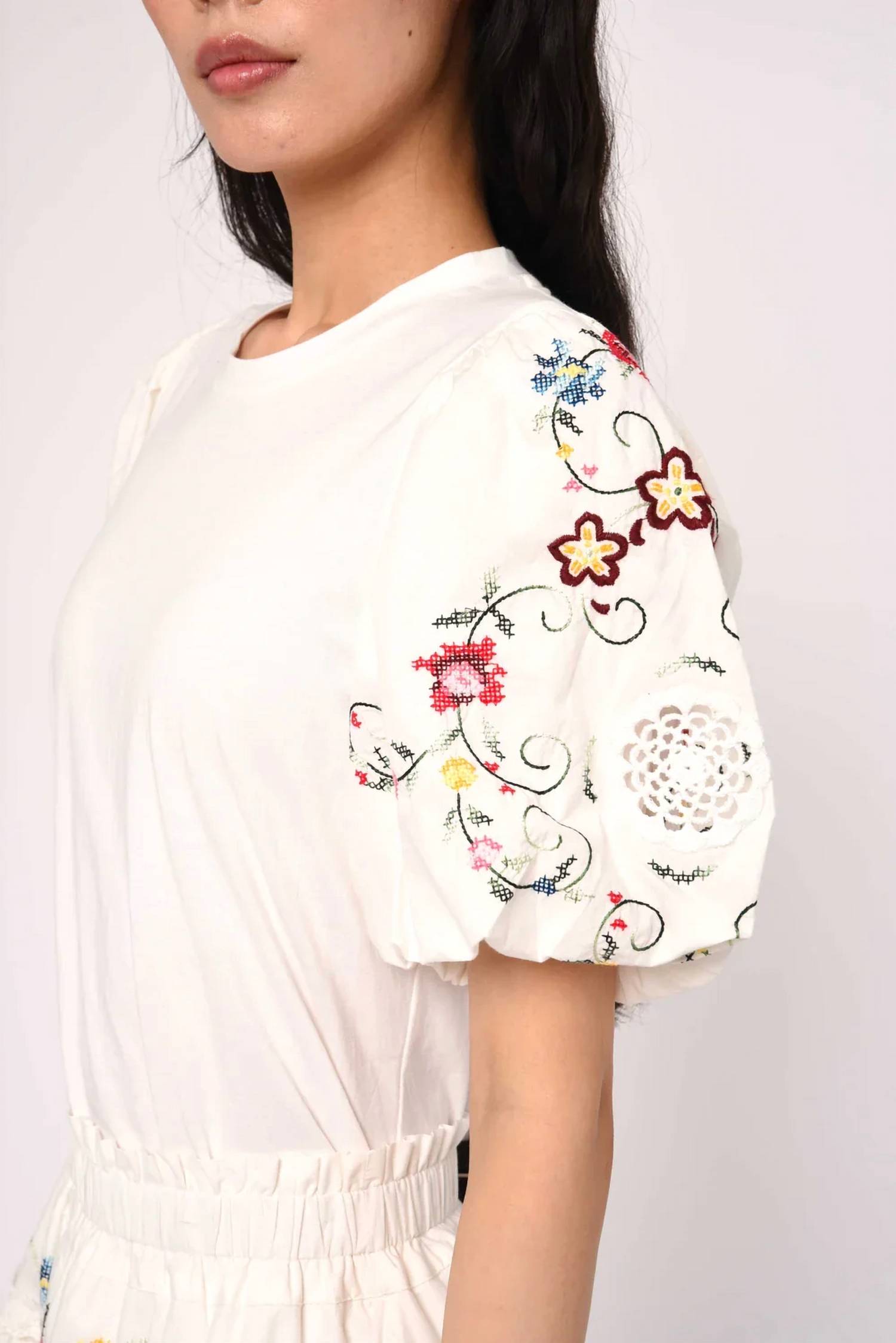 Love The Label - Lail Short Sleeve Tee