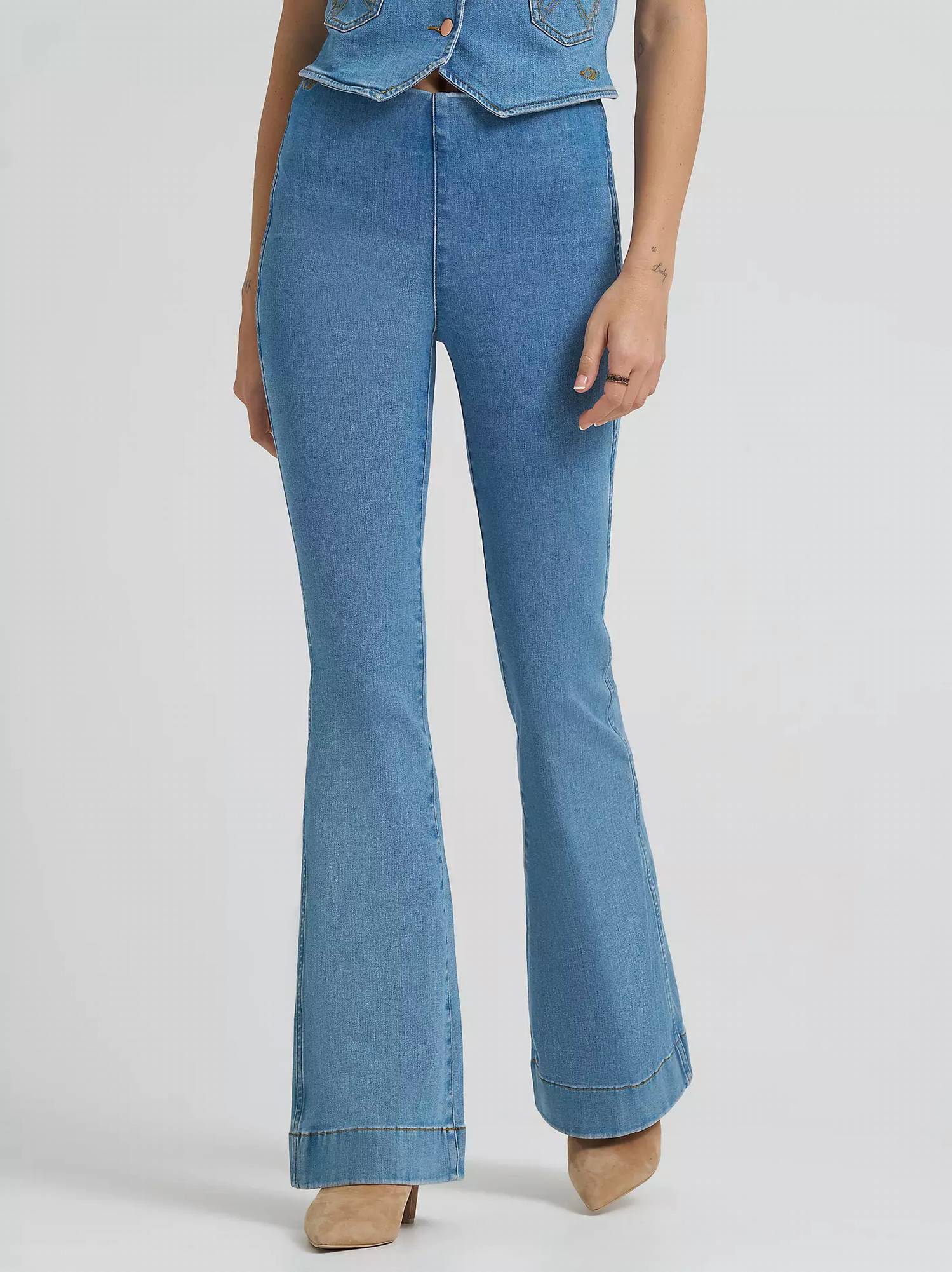 Wrangler - Pull On Flare Jeans