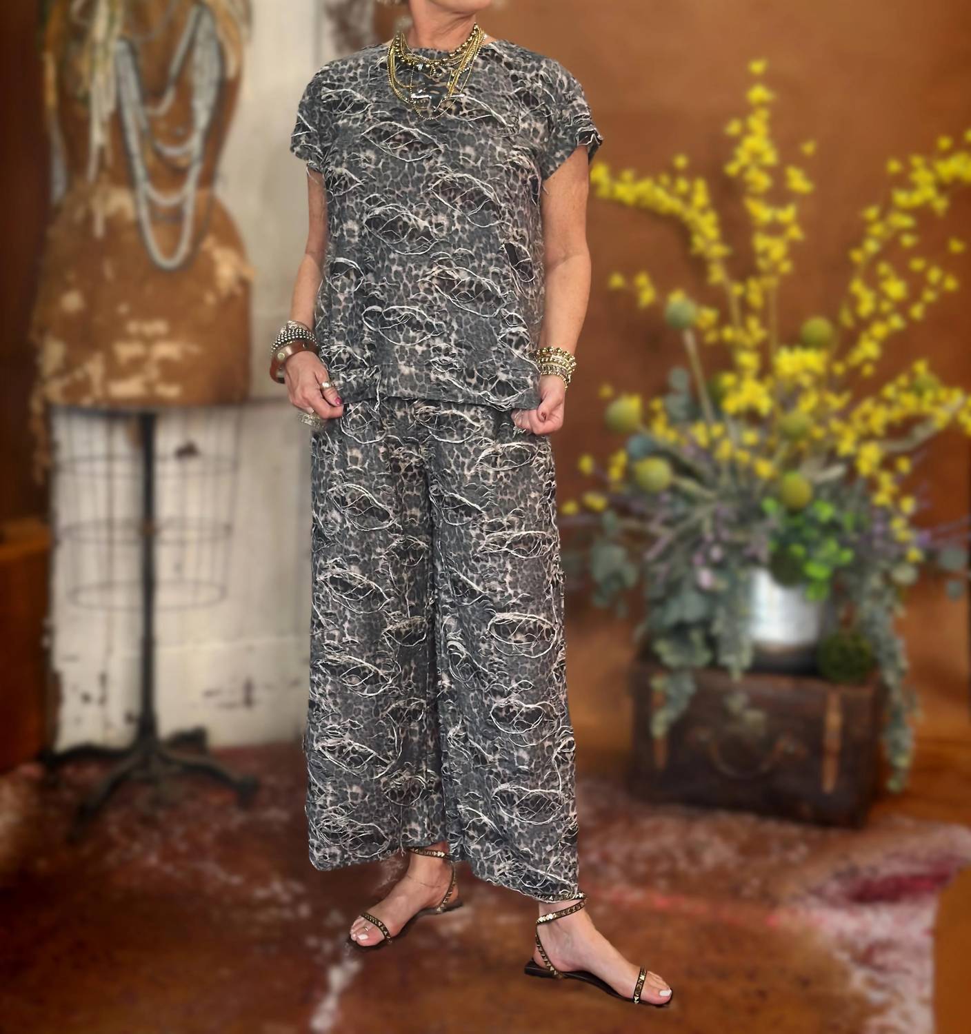 See And Be Seen - Dare To Be Distressed Short Sleeve Top And Wide Pants Set