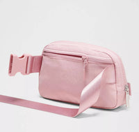 Lululemon - Women's Everywhere Belt Bag