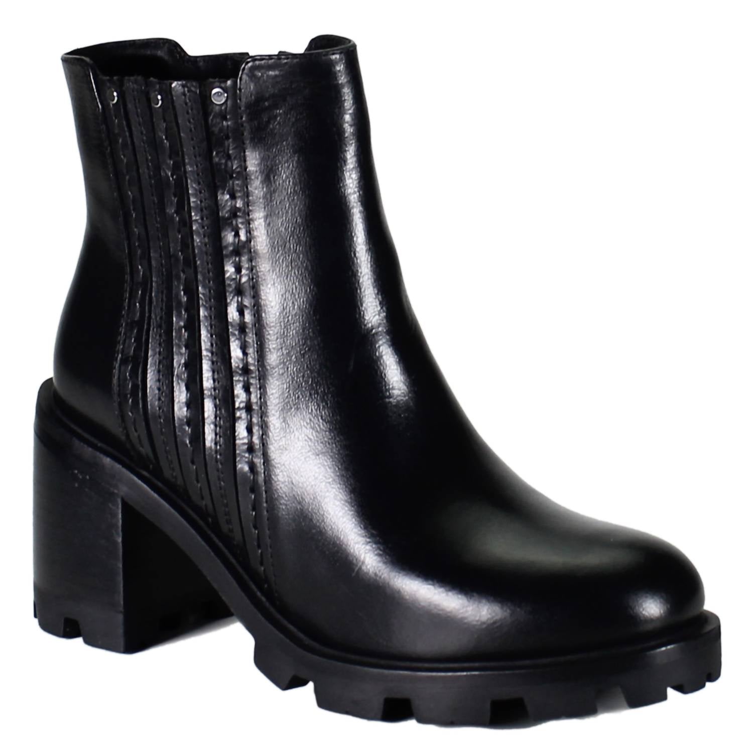 Diba True - Women's Spice Berry Chelsea Boot