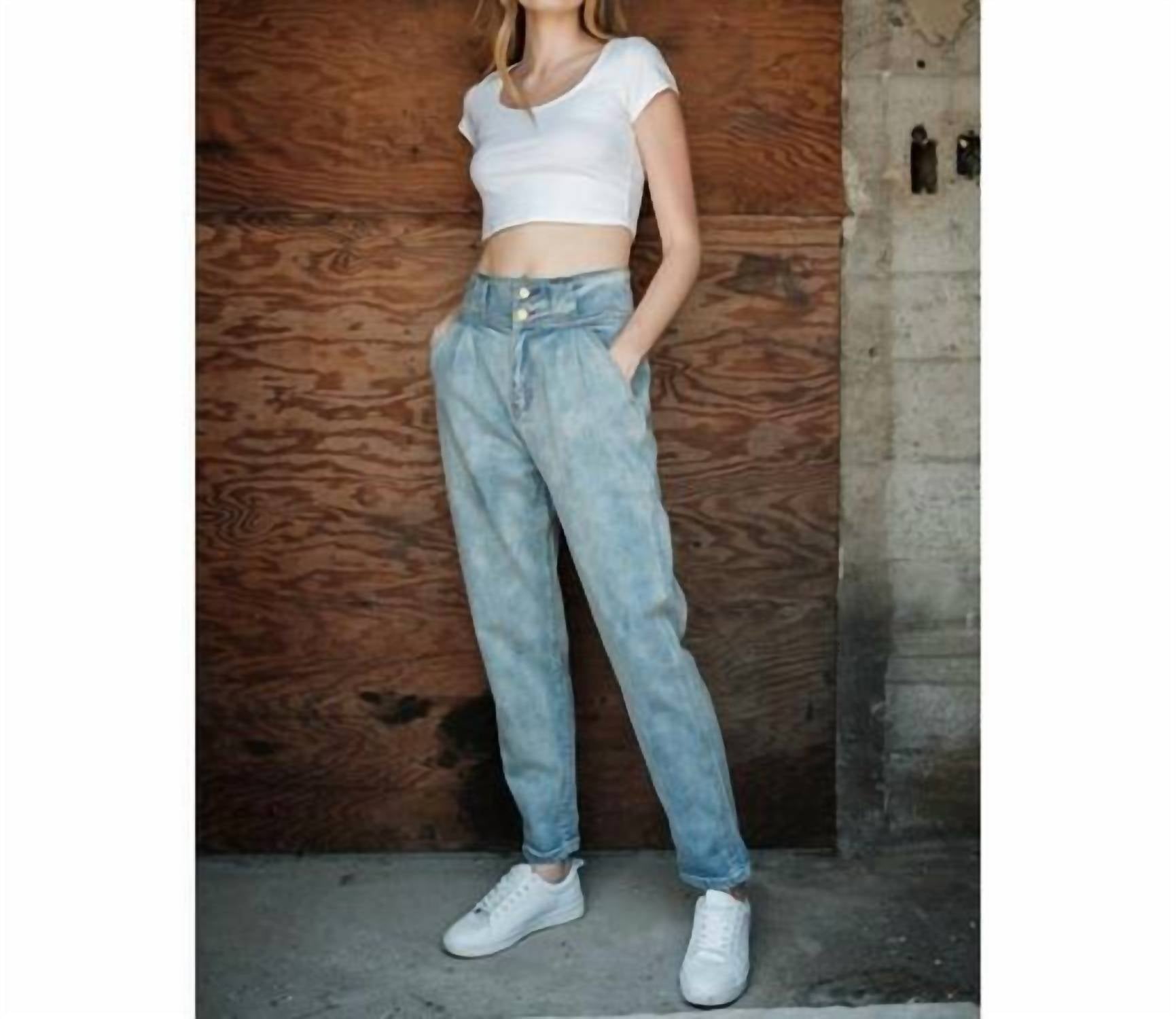 Aaron & Amber - Straight Leg Jean