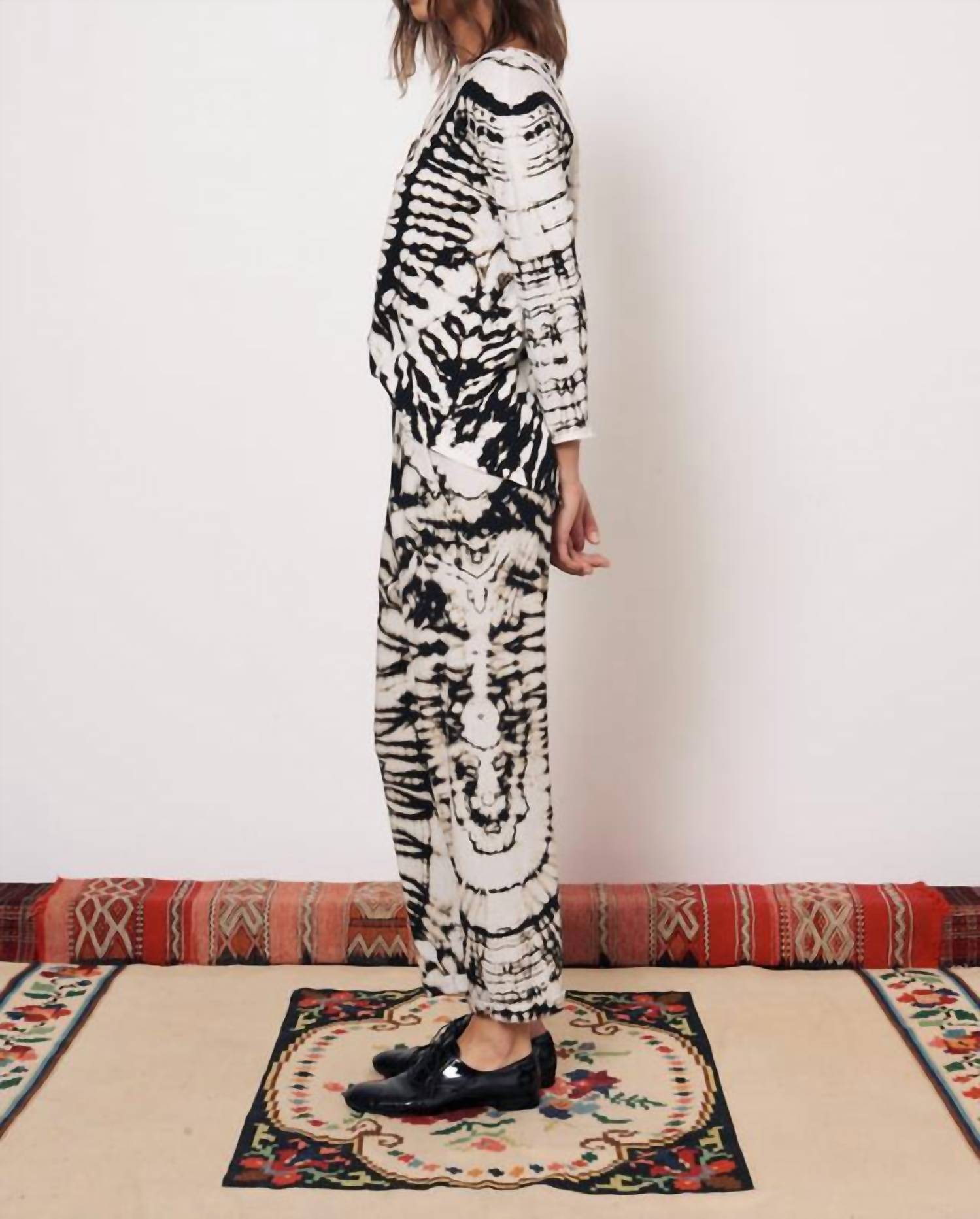 Raquel Allegra Easy Cuff Pants in black white - women's pants - detail view