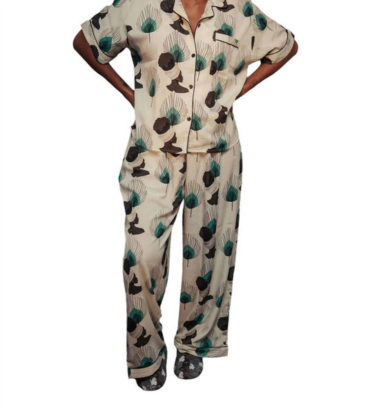 Izzy & Liv - WOMEN'S BOTANICAL FEATHERS PAJAMA SET