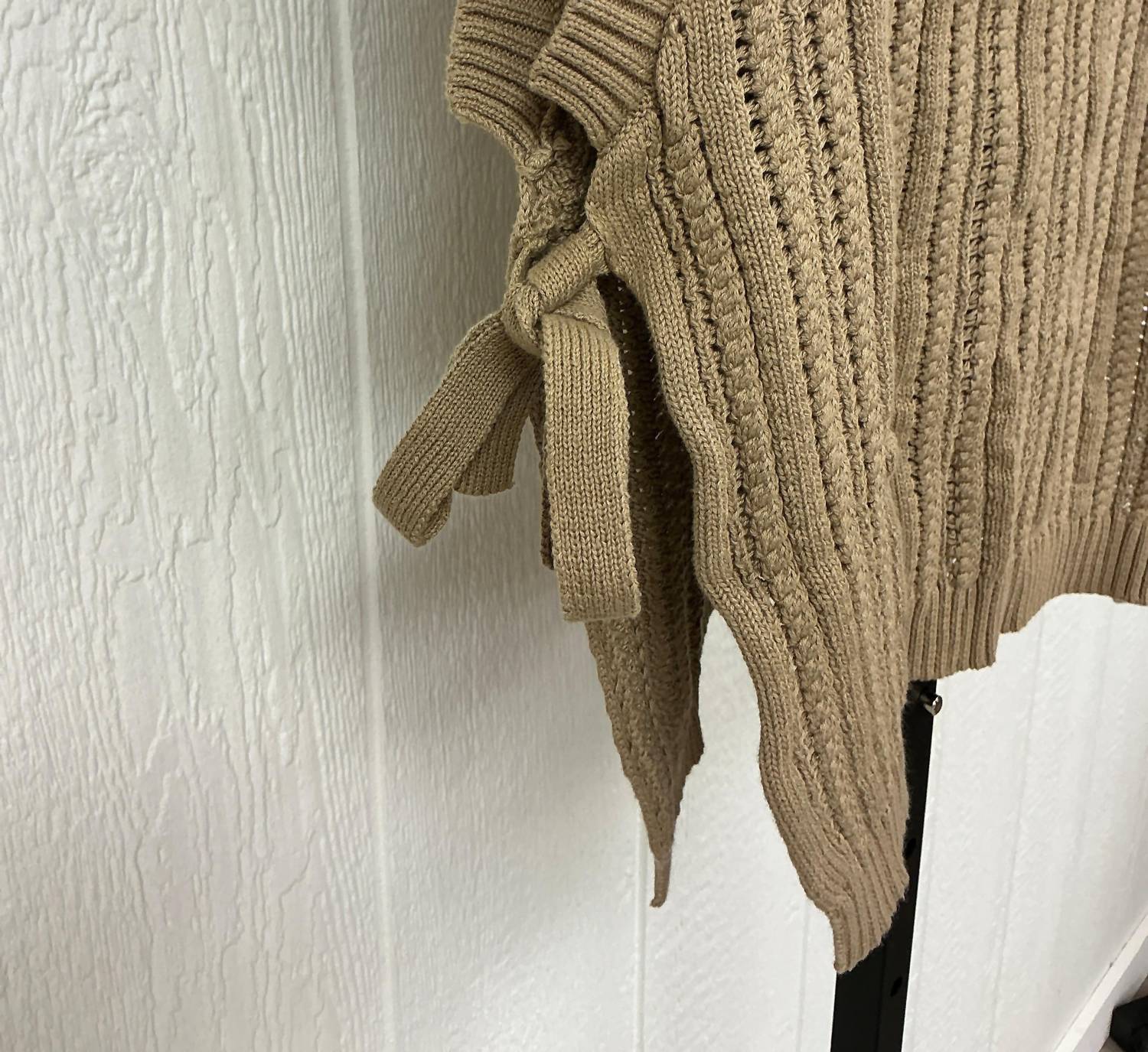 Heyson - Side Tie Sweater Vest