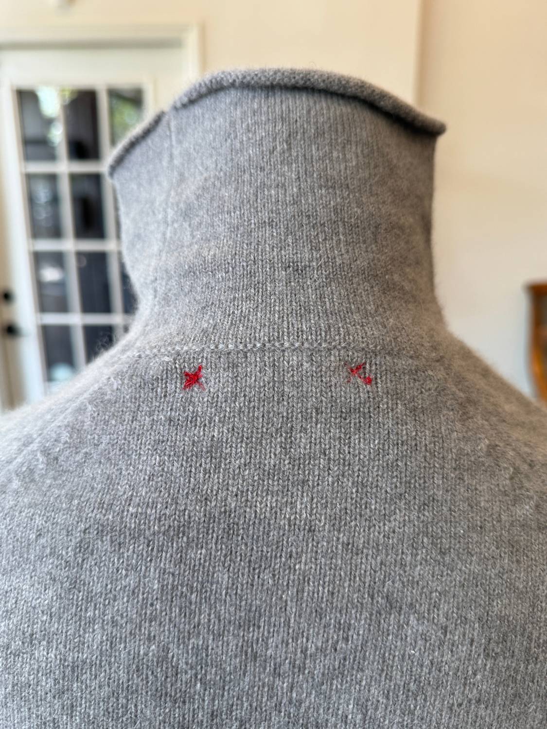 Brazeau Tricot - Women's Reg Royal Cashmere Turtleneck Sweater