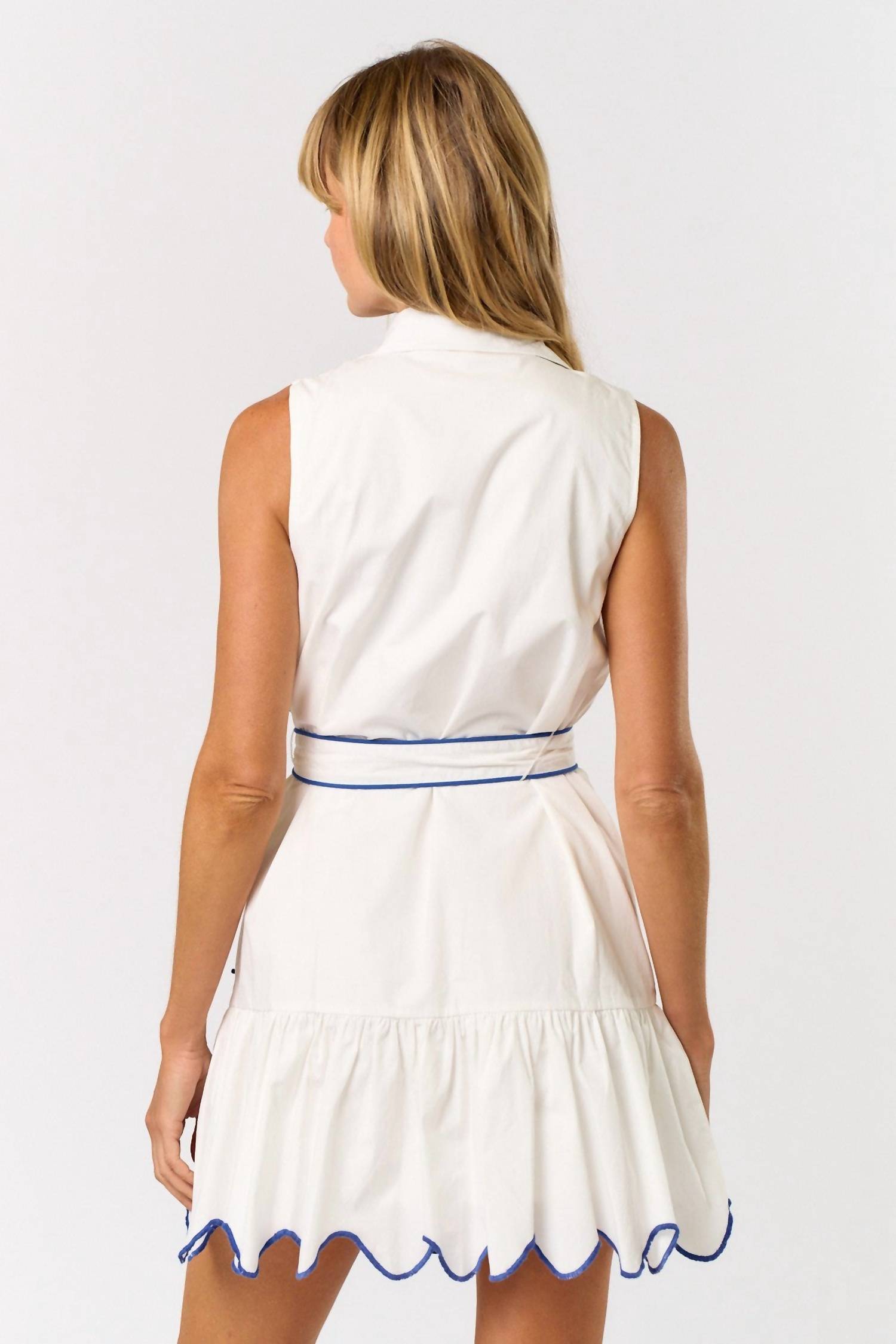 Lalavon - Embroidered Sleeveless Button Down Dress