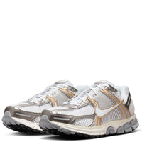Nike - Men's Zoom Vomero 5 Shoes
