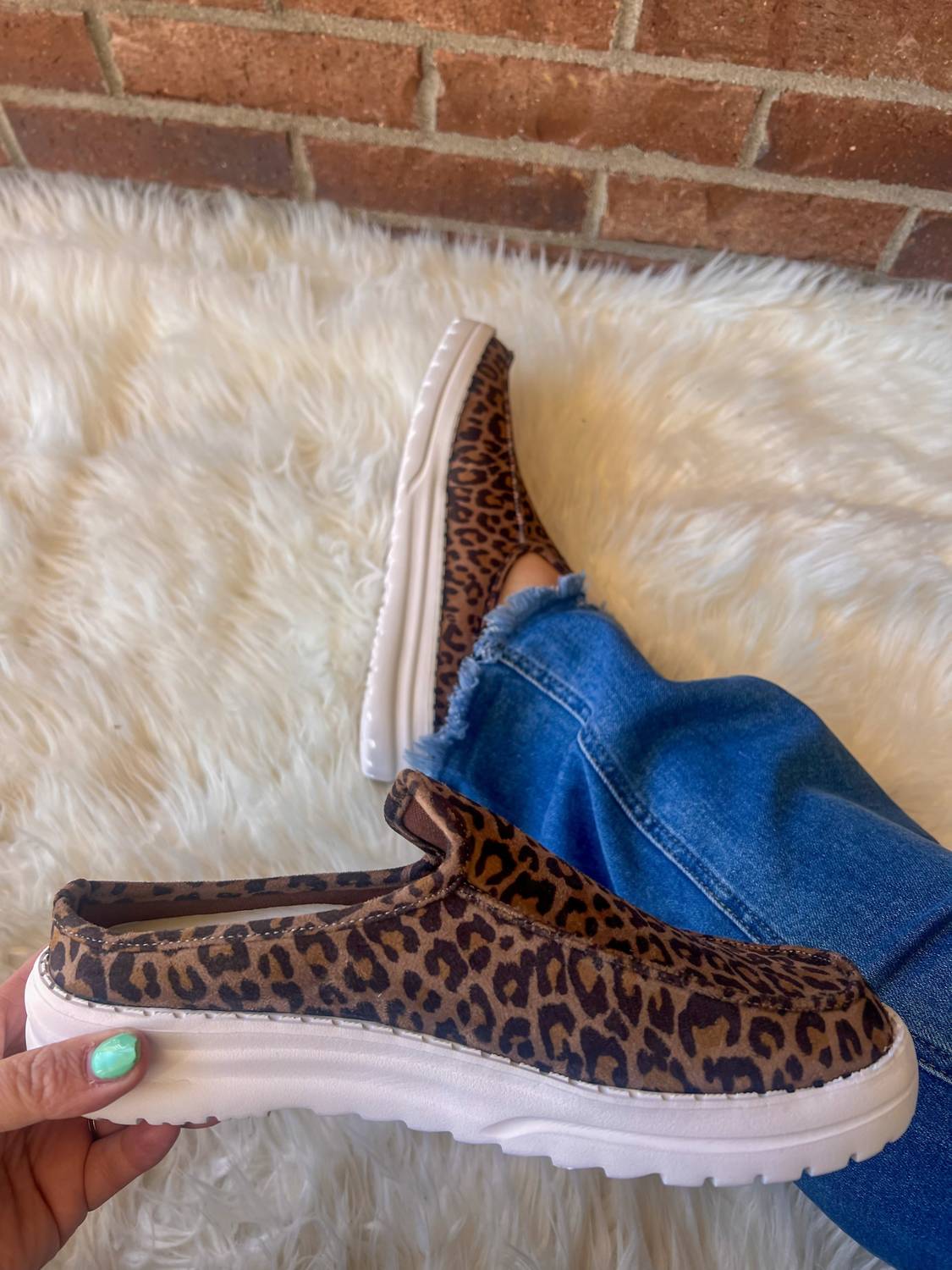 Very G - Women's Brisas Slip On Sneakers