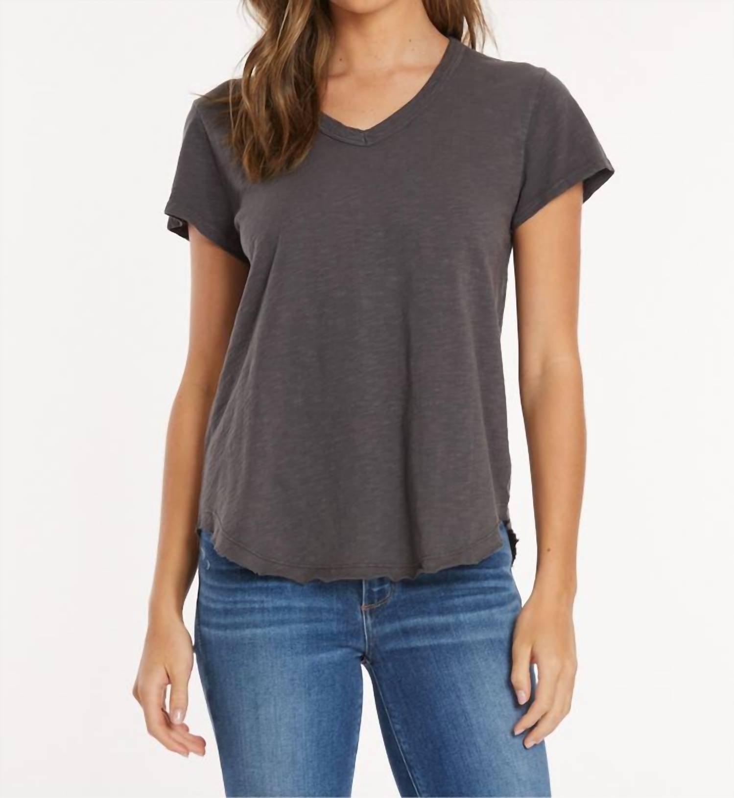 Mododoc - Curved Hem V-neck Tee