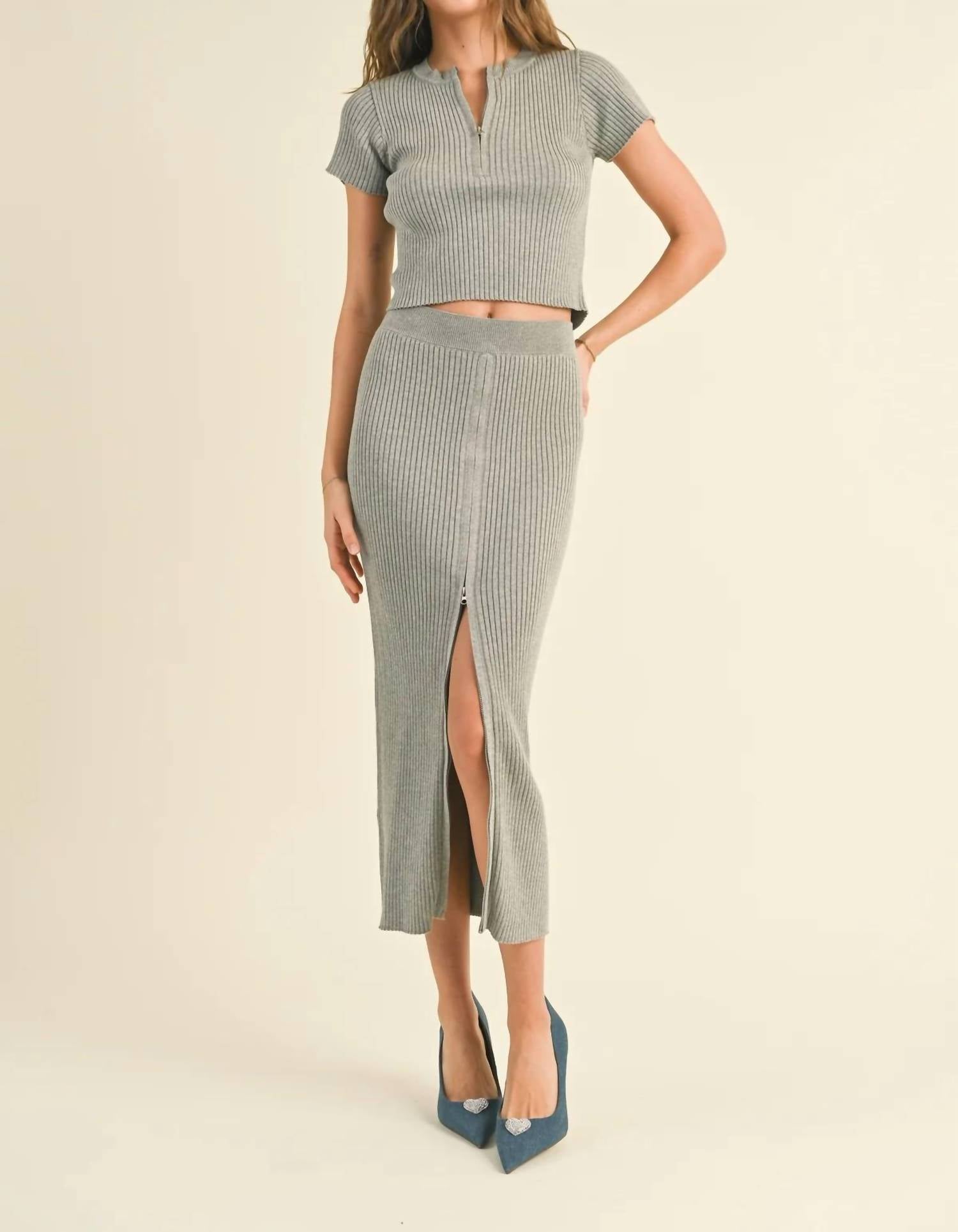 Miou Muse - Ribbed Front Zipper Top