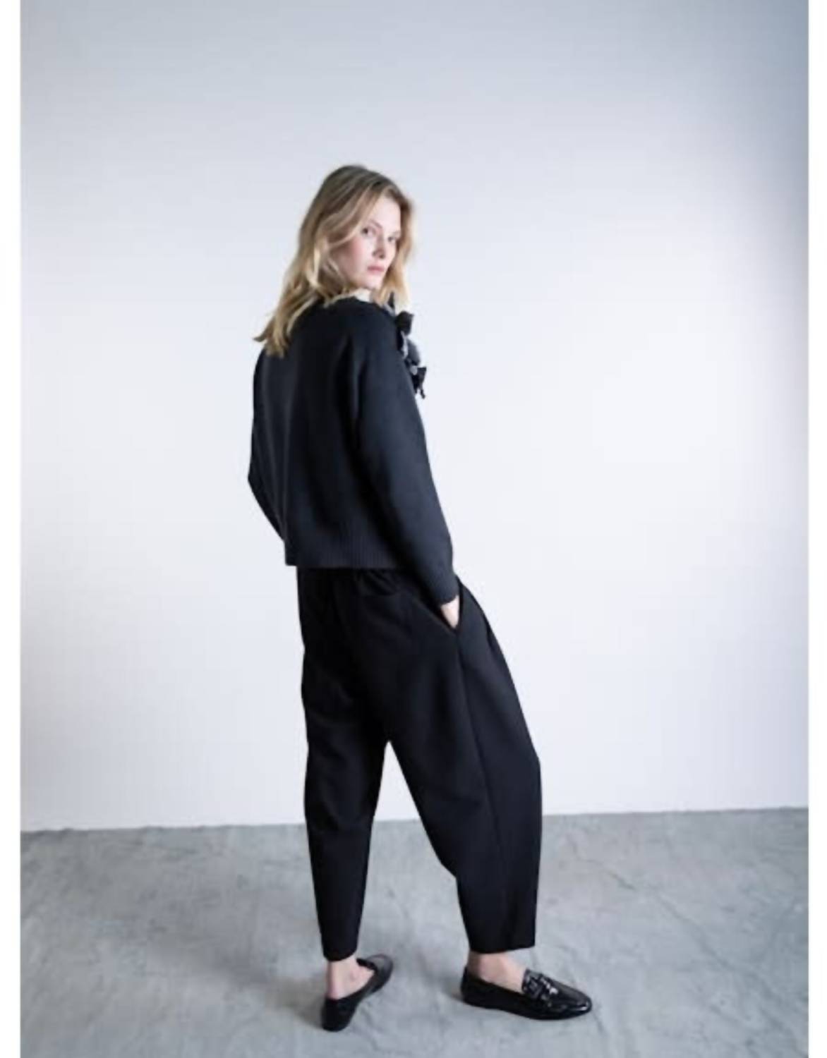 Psophia - Pullover Sweater With Flowers