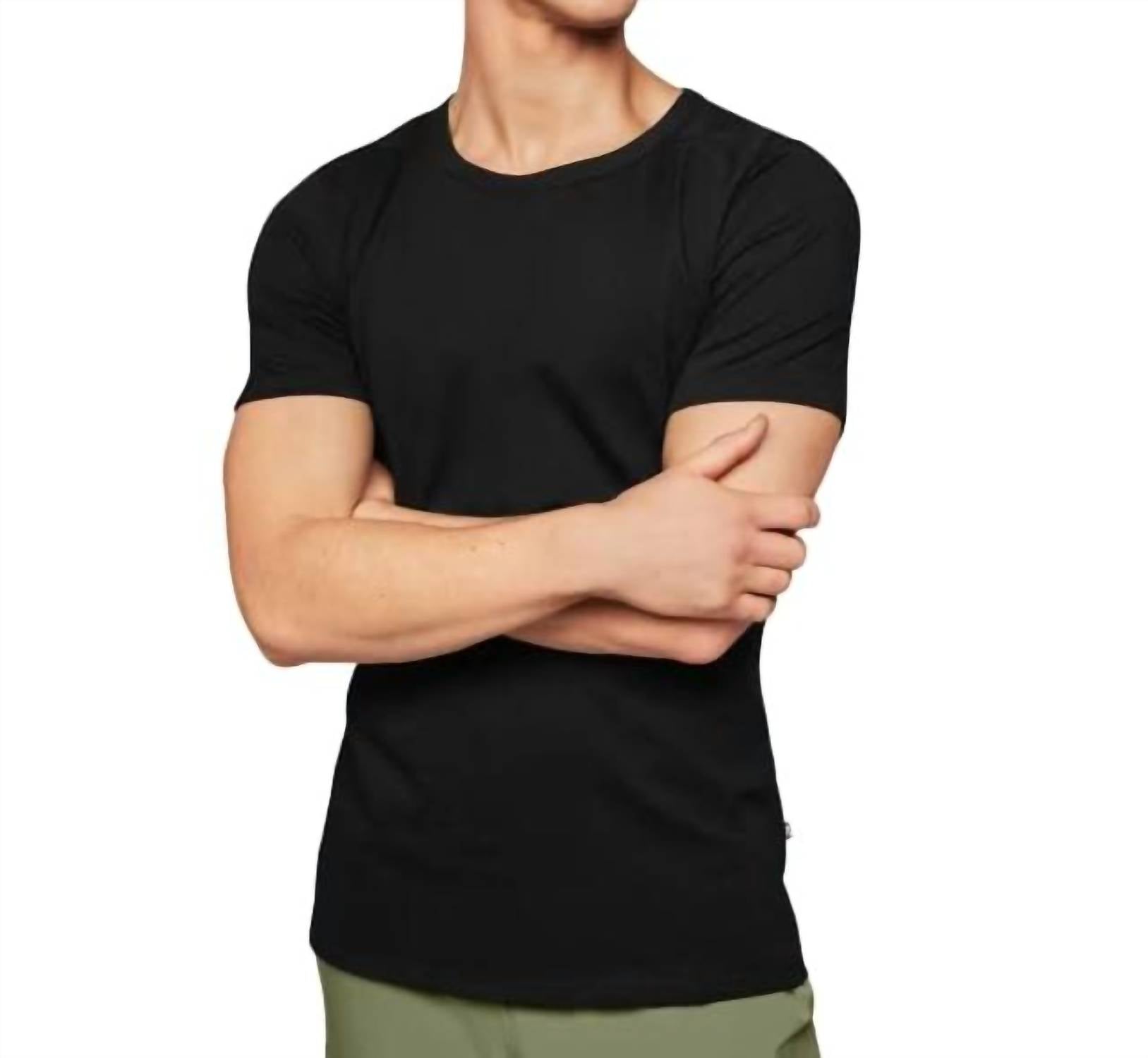 On Men's Movement Top in black - men's t-shirt