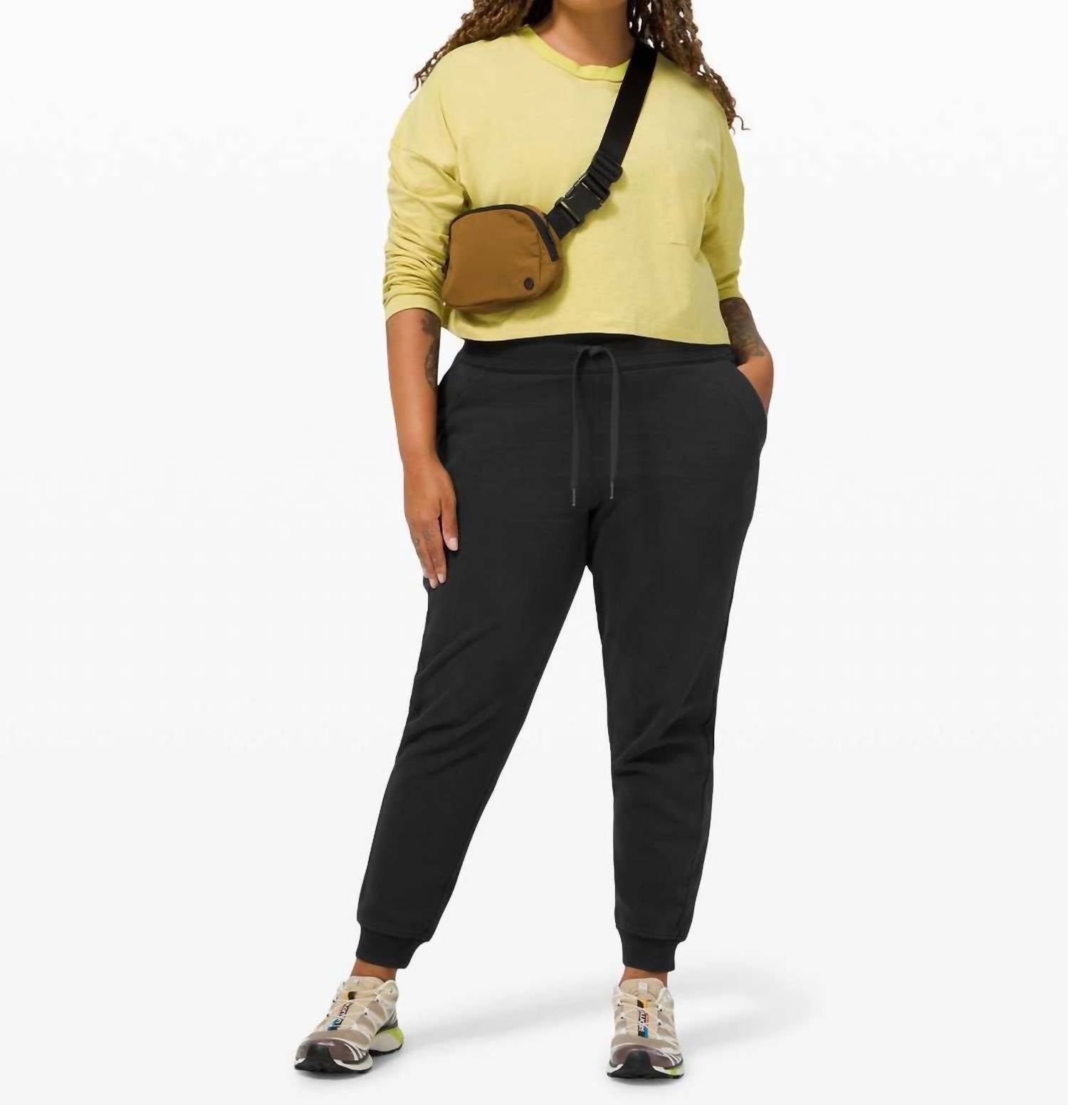 Lululemon - Scuba High Rise Jogger
