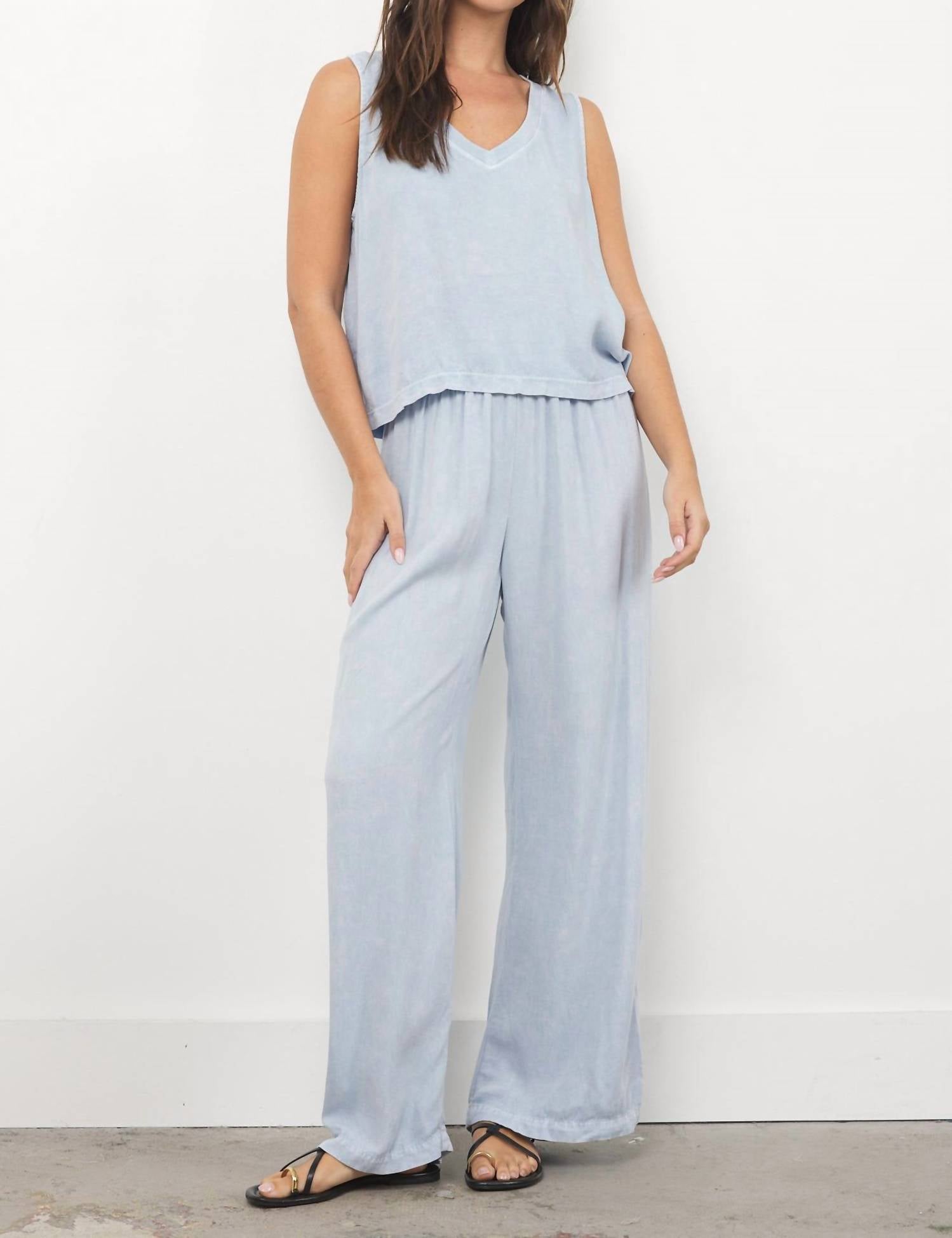 Lamade - Helena V-neck Tank Top