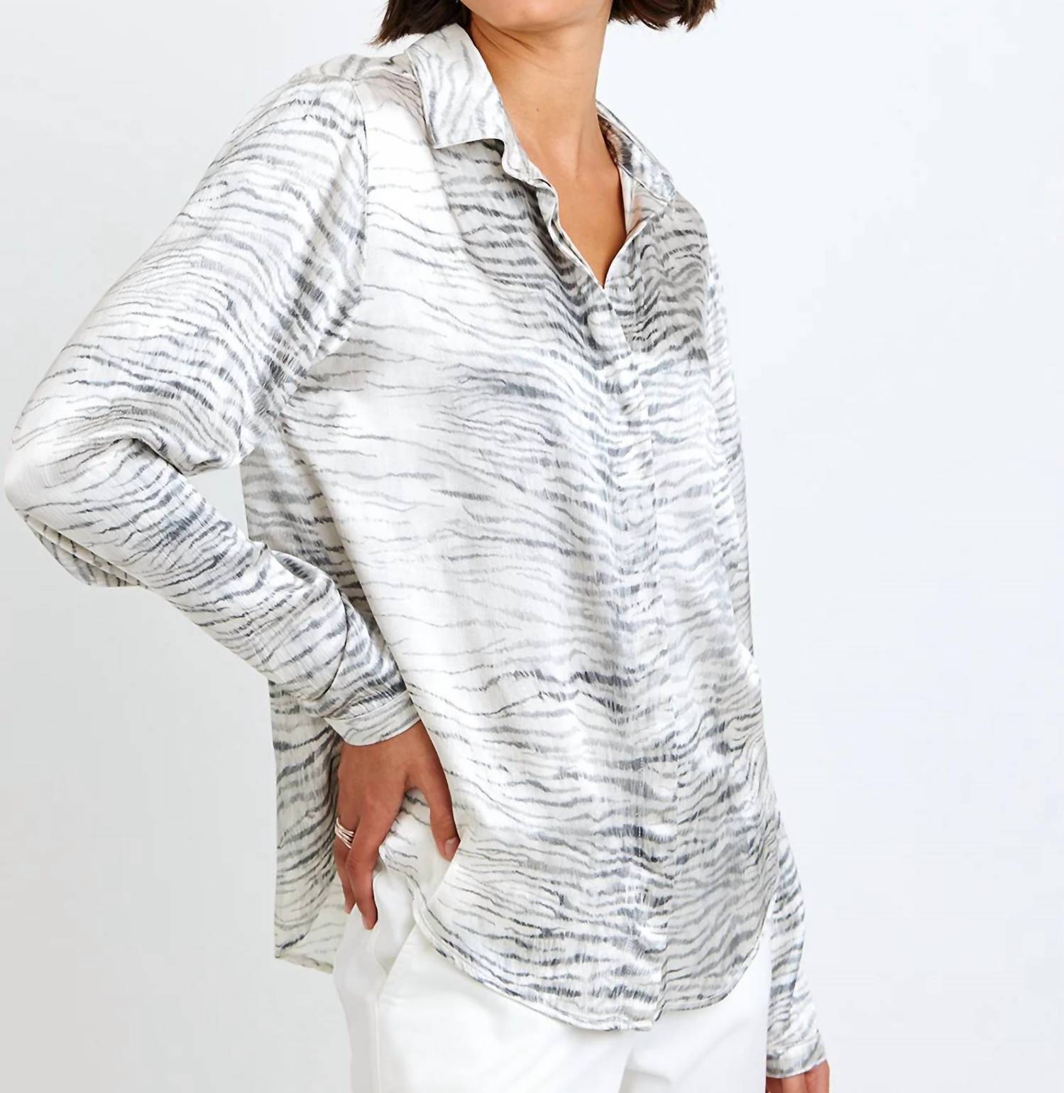 Bella Dahl - Clean Hidden Placket Top