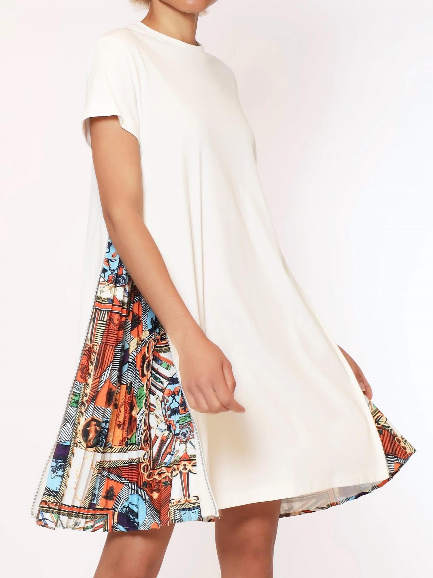 Gracia - Short Sleeve Dress With Side Zipper Print Pleats